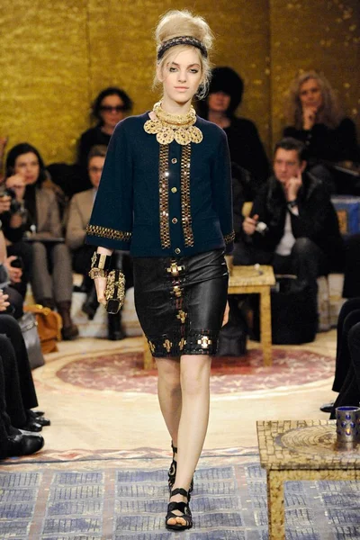 Look 28